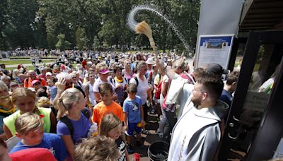 Pilgrimage marks chance for Polish Catholics to pass along traditions to the next generation