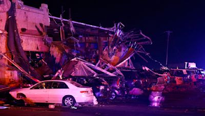 At least 9 dead in Texas, Oklahoma and Arkansas after severe weather roars across region