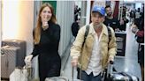 Giovanna Ewbank e Bruno Gagliasso embarcam em aeroporto internacional no Rio de Janeiro