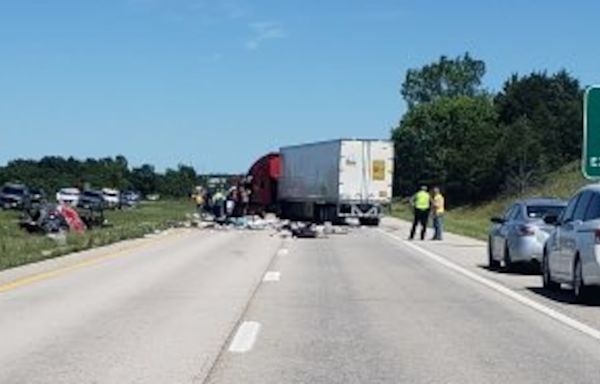 Two people killed in multi-vehicle crash on Highway 60 near Cabool