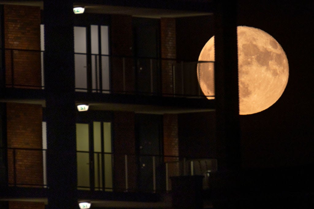 Full 'Strawberry Moon' welcomes first day of summer