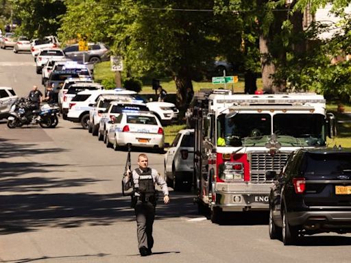 4 law enforcement officers were killed in shooting at a home in Charlotte, North Carolina. 4 other officers are hospitalized