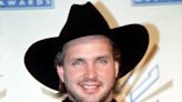 Chart Rewind: In 1990, Garth Brooks Found an Oasis at No. 1