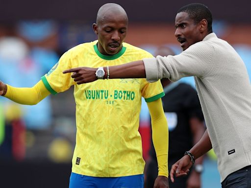 'His first choice should be England' - Mamelodi Sundowns star Khuliso Mudau told to reject chance to join Wydad Casablanca coach Rhulani Mokwena in Morocco | Goal.com