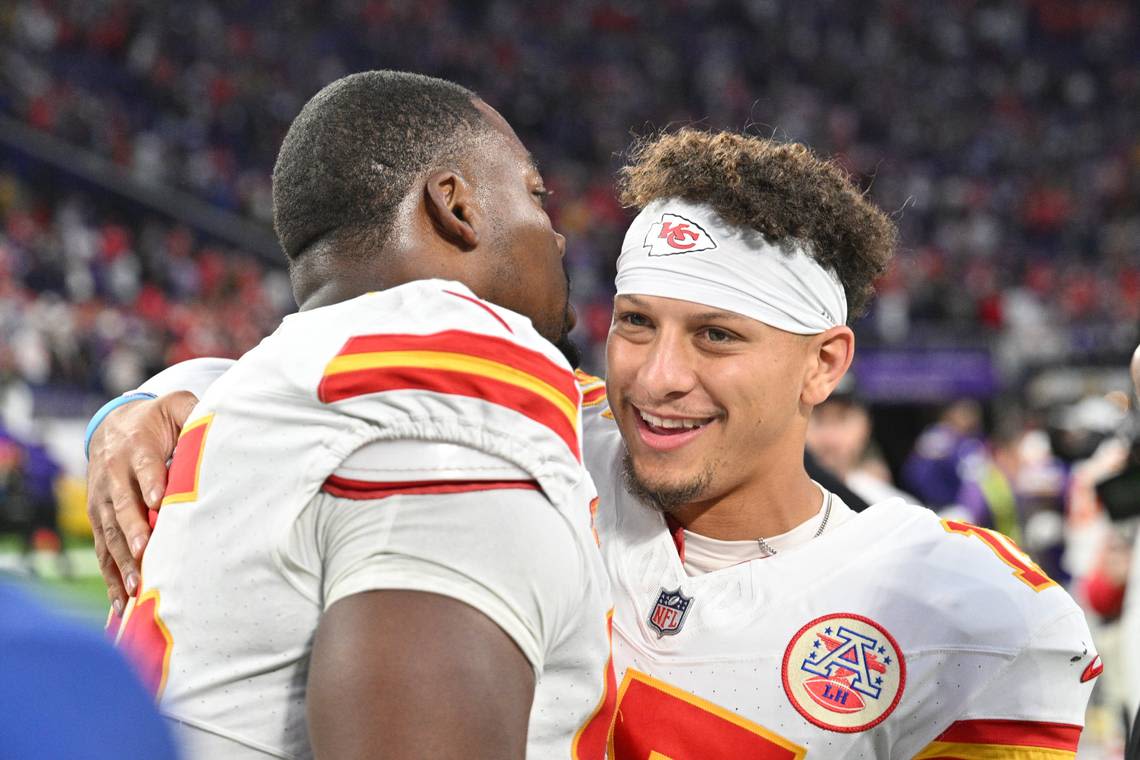 Patrick Mahomes, Chris Jones trade fun barbs before Chiefs training camp opens