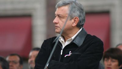 López Obrador muestra la carta que le envió a Felipe Calderón en las elecciones de 2006: “Quedará para siempre que hubo fraude”