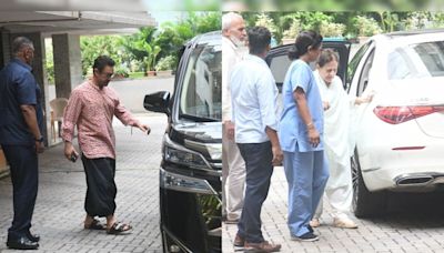 Aamir Khan, Along With Mother Zeenat Hussain, Visit Ex-Wife Reena Dutta After Her Father's Death