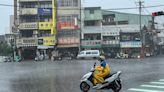 快訊／入夜大雨續下！2縣市「大雨特報」 梅雨鋒面一路掃到明天