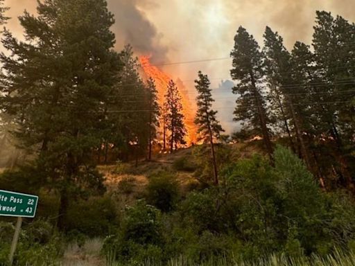 Level 3 evacuations issued for Retreat Fire burning in Yakima County