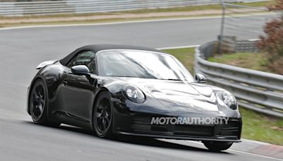 2025 Porsche 911 Cabriolet caught on video