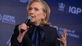 Hillary Clinton confessa falhas após retrocessos aos direitos reprodutivos nos EUA: 'Poderíamos ter feito mais'