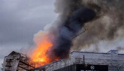 VIDEO: Incendio en la histórica Bolsa de Copenhague en Dinamarca