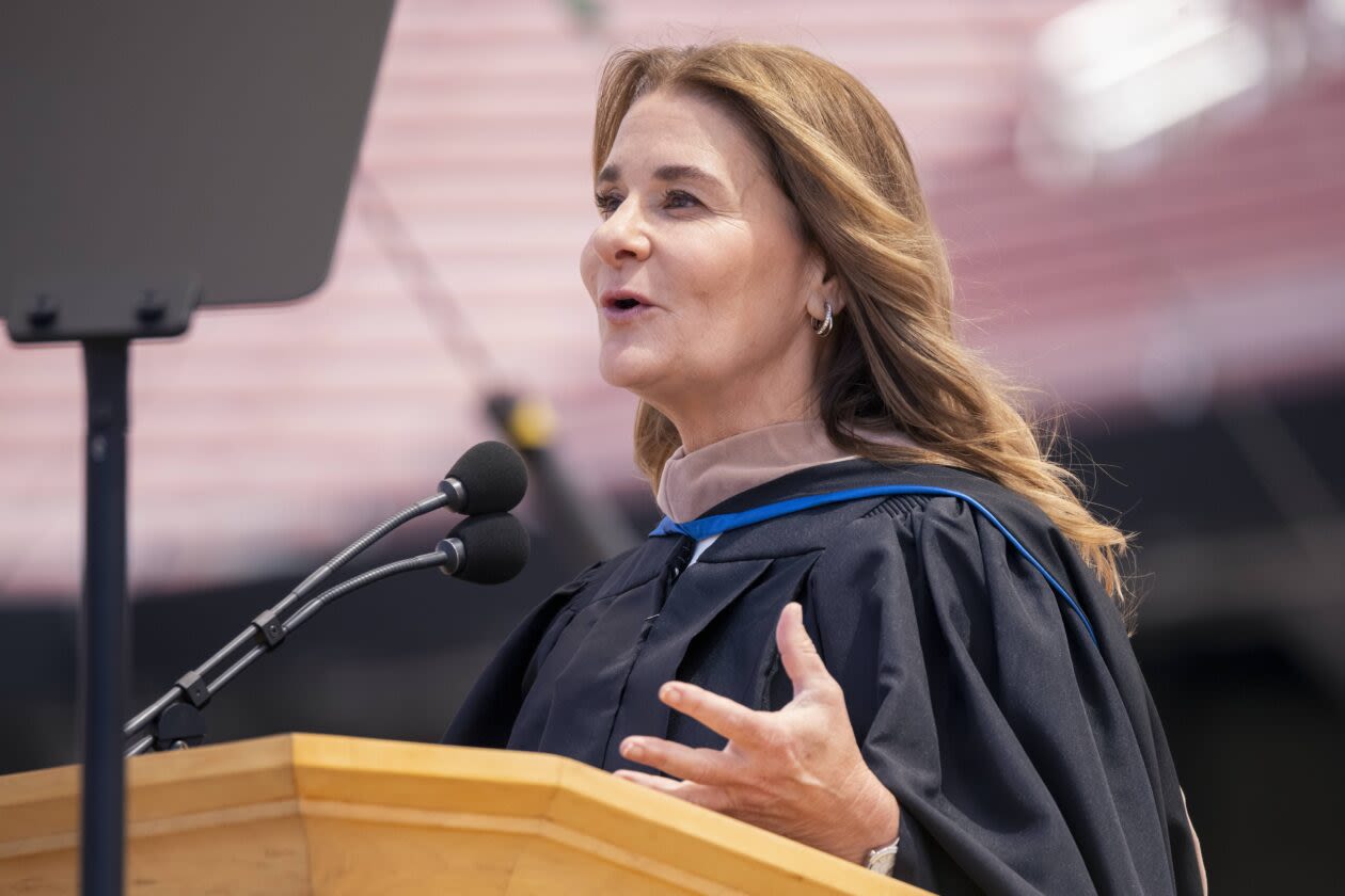 In commencement speech, Melinda French Gates advises Stanford grads about navigating transitions