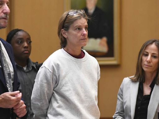 Woman sentenced to more than 14 years in prison for conspiring to murder Connecticut mom