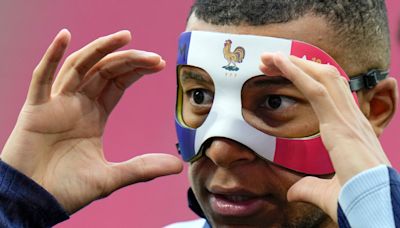 UEFA le prohibió a Mbappé usar la máscara facial con los colores de Francia - El Diario NY