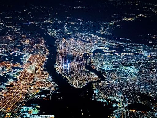 The Earth as you've never seen it before - from a jumbo jet cockpit