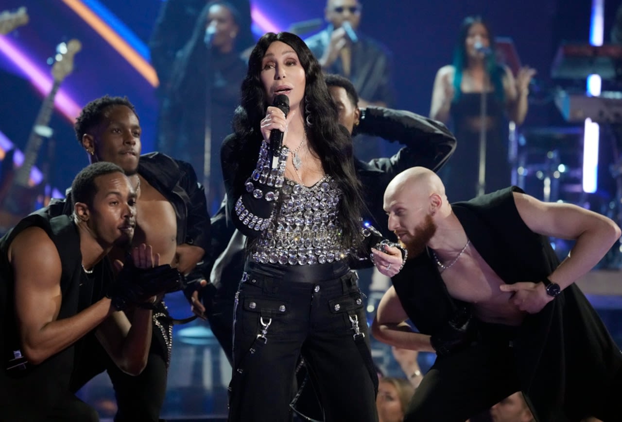 Cher changes her tune, decides to come to Rock Hall inductions and will ‘have some words to say’