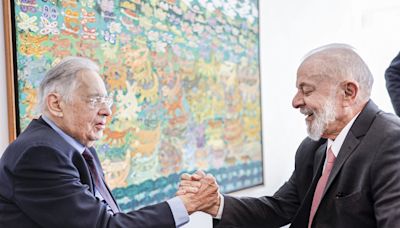 Lula e Fernando Henrique se encontram em São Paulo; veja foto