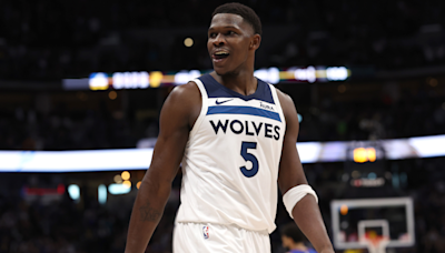 NBA playoffs scores, takeaways: Wolves hold off Nuggets to take Game 1 of Western Conference second round