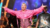 La trágica historia de la cantante Pink, que estuvo a punto de morir a los 16 años