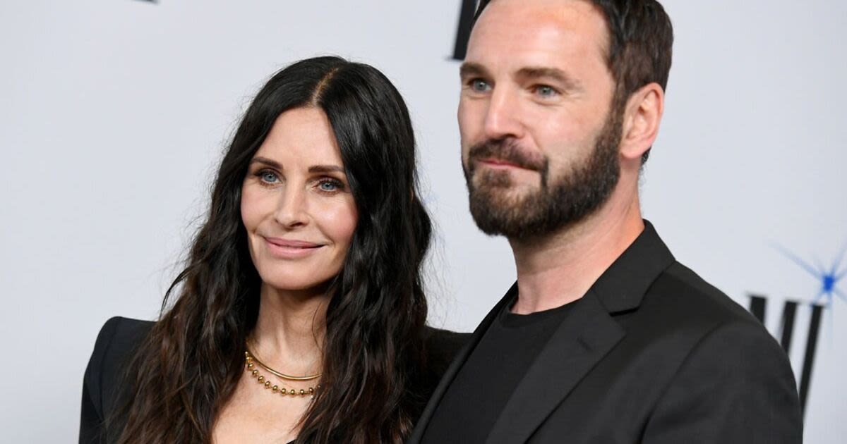 Courteney Cox 'in so much pain' when Snow Patrol boyfriend dumped her in therapy