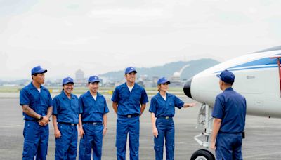 《營業中》空軍基地出任務 幫官兵備餐還要洗飛機