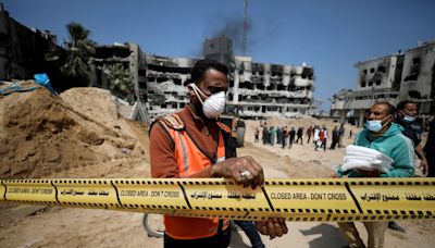 Mais 49 cadáveres descobertos em vala comum junto ao Al-Shifa, em Gaza