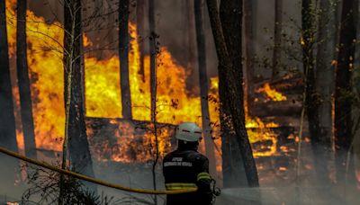 Portugal pide ayuda aérea a la Unión Europea tras verse desbordado por 43 incendios simultáneos