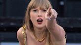 Taylor Swift's dancing skills are mocked in Edinburgh