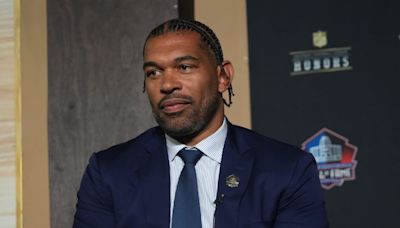 Julius Peppers Excluded from Top-10 All-Time Pass Rushers List
