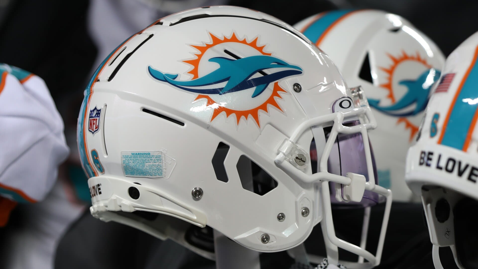 Dolphins sign 12 undrafted free agents