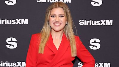 Kelly Clarkson Opens Up About Her Weight Loss: 'Everybody Thinks It's Ozempic, It's Not'