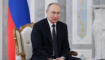 Putin pide reanudar las negociaciones de paz justo cuando sus tropas avanzan en Ucrania