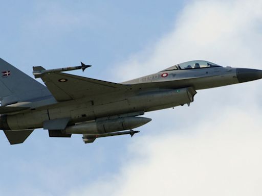 烏克蘭F-16戰機可有限打擊俄境目標 西方開綠燈了 - 軍事