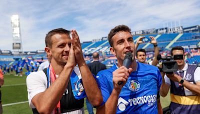 Emotiva despedida de Maksimovic y Mata en el Coliseum