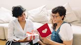 8 Sweet Gift Ideas for First Dates