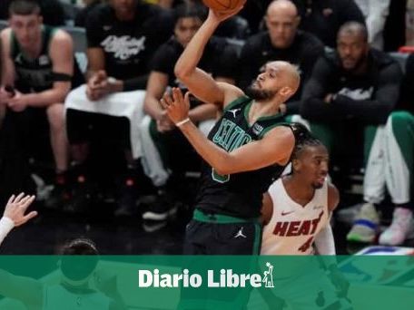 White anota 38 y los Celtics superan al Heat 102-88 para tomar la ventaja en la serie