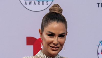 Ninel Conde demuestra cómo llevar puesto un traje de baño con cierre después de los 45