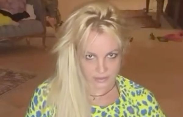 Britney Spears 'feeling herself' as she puts curves on display in black bikini