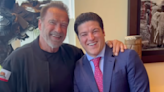 “Hasta Nuevo León, baby”: En gira por EU, Samuel García se reúne con el actor Arnold Schwarzenegger