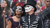 Cómo James Bond trajo el popular desfile de Día de Muertos a la CDMX