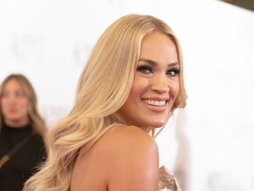 Carrie Underwood is glowing in stunning selfie as she shares new glimpse inside 400-acre Tennessee home