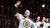 Bruins legend Tim Thomas gets TD Garden crowd fired up ahead of Game 6 vs. Panthers