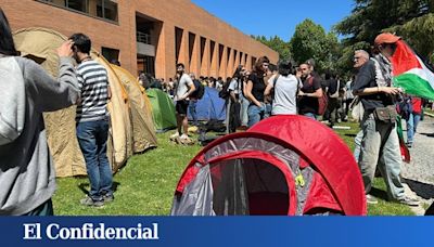 Pancartas y mesas de camping: las tiendas de campaña a favor de Palestina llegan a la universidad de Madrid