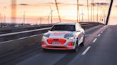 e-tron 改款車型發表前的暖身動作？Audi e-tron Prototype 純電新車公開亮相
