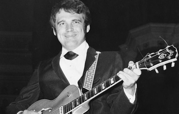 Rock and Roll Hall of Fame Guitarist Duane Eddy Dead at 86