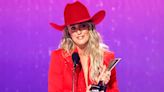 Lainey Wilson Says She's Still the 'Little Girl' Who'd Stargaze on Her Roof as She Wins Entertainer of the Year at 2024 ACMs