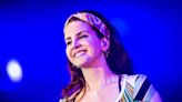 Lana Del Rey gets hair done on stage at BST in nod to Glastonbury lateness