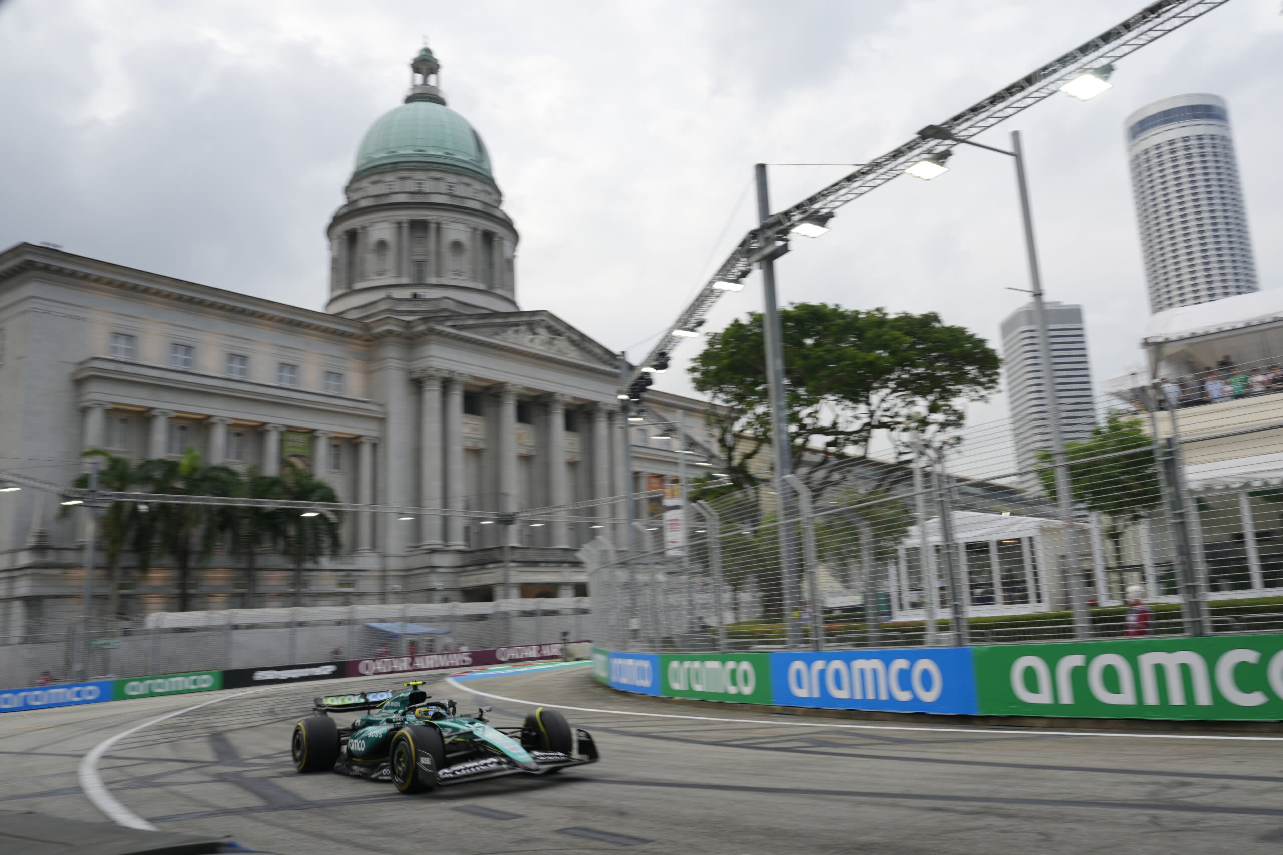 Lizard on track halts Formula 1 practice in Singapore - WTOP News