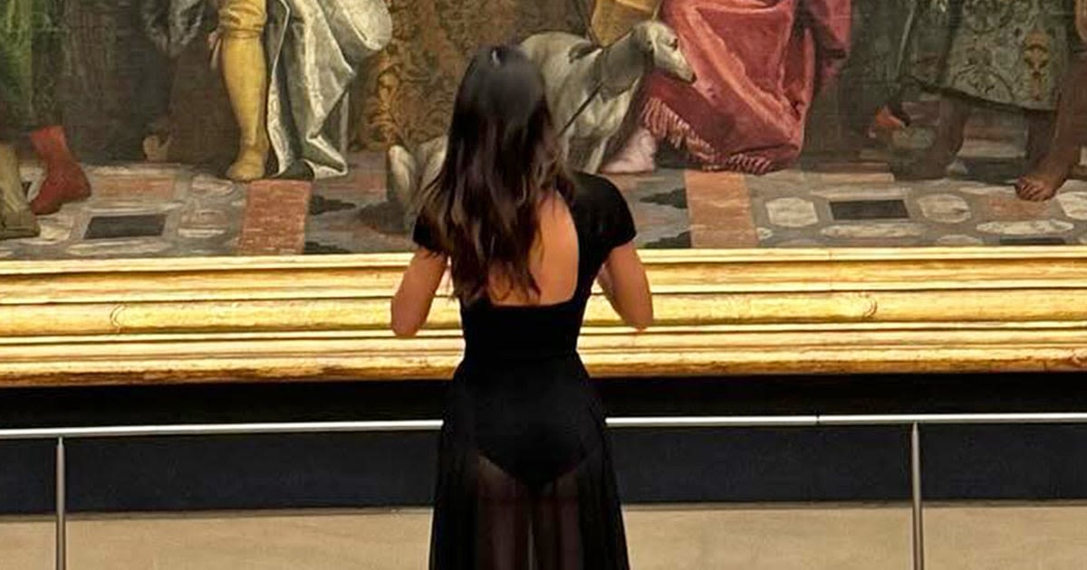 Kendall Jenner was barefoot at the Louvre. Guess how some people reacted